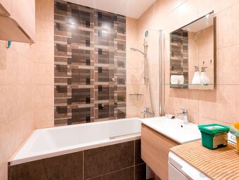 Väčší kompletne zariadený 3i byt v tichej štvrti s loggiou - 5
