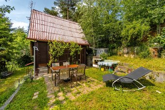 Záhrada s chatou na Bukovci - 5