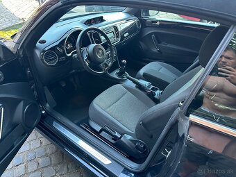 VW Beetle cabrio 2013 121tisíc km 1,2 tsi 77kw - 5