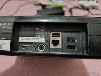 Xbox 360 E + kinect + 2 hry + 2 ovládače - 5