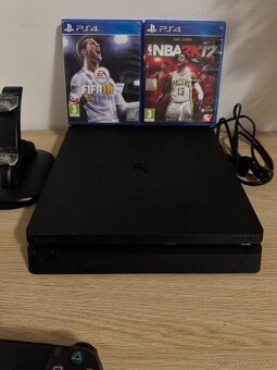 Playstation 4 slim 1000gb + ovladac + 2 hry (fifa,NBA) - 5