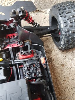 ARRMA OUTCAST 6s blx - 5