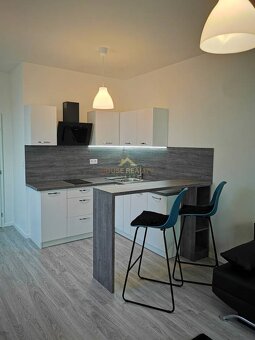 Zariadený 1 izb. byt s parkingom v novostavbe Slávičia ul.,  - 5