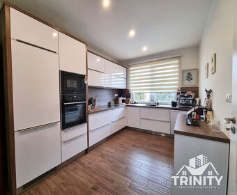 Na predaj nádherný 3-izbový dom so zastrešenou terasou v obc - 5