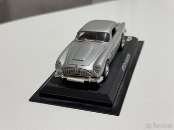 Aston Martin DB5 - James Bond model auta (1:43) - 5
