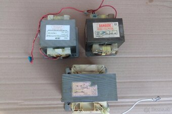 Náhradné diely a taniere do mikrovlnky . - 5