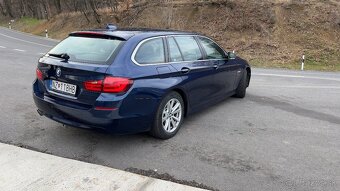 BMW F11 530XD - TIEFSEEBLAU METALLIC (A76) Bradatá Garáž - 5