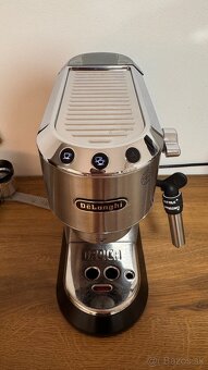 Pákový kávovar a mlynček Delonghi s príslušenstvom - 5