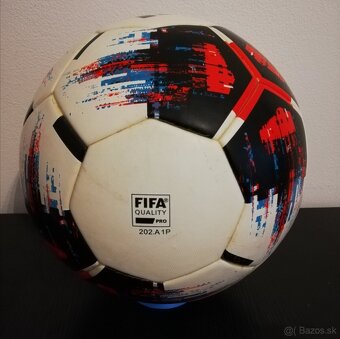 Predam futbalove lopty Adidas OMB / Pro - 5