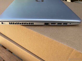 HP 15 AMD A9-9420,15,6” 8GBDDR4,Radeon R5,120GBSSD - 5