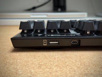 HyperX Alloy FPS Cherry MX Red + custom PBT keycaps - 5