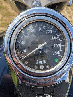 Suzuki VL800 Volusia (2004) - 5