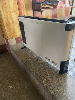 Predám konvektorový ohrievač De’Longhi Caldo Svelt HC20F - 5