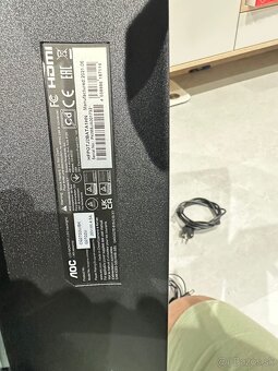 Zaoblený špičkový hráčsky monitor AOC Q27G2U/BK 27" - 5