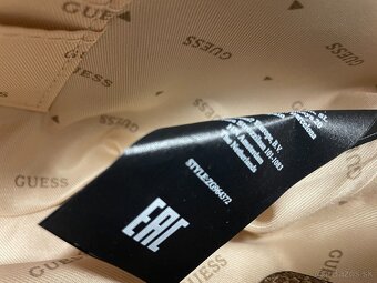 Hnedá kabelka Guess, crossbody - 5