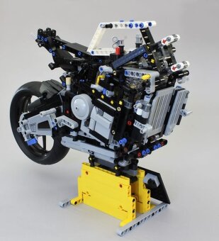 BMW M 1000 RR - 5