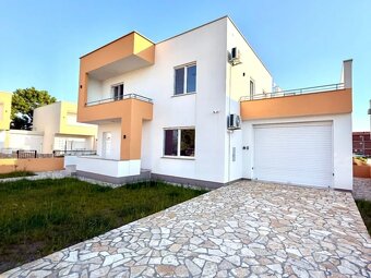 Na predaj –moderný rodinný dom v Ulcinj, Čierna Hora - 5