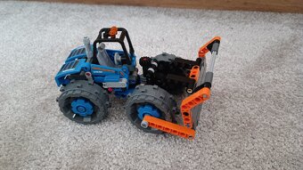 LEGO Technic 42071 - Dozer Compactor - 5