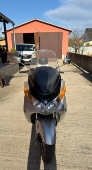 Suzuki Burgman 400 - 5
