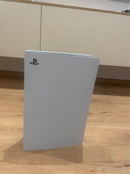PS5 Digitálna verzia + Nabíjacia stanica a 2TB SSD - 5