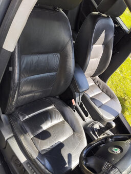 kozene sedadla, sedačky , interier škoda octavia 2 - 5