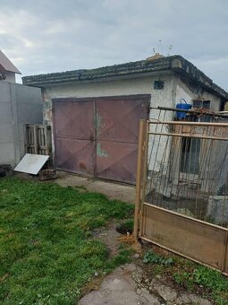 Rodinný dom na pozemku 9,5á v tichej časti obce Padáň - 5