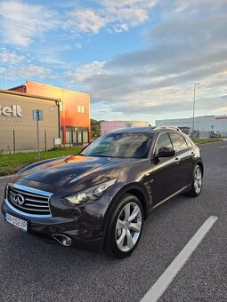 Infiniti QX70 S - 5