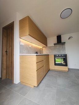 NA PRENÁJOM MALÝ DOMČEK SO ZÁHRADOU A PARKOVANÍM - 5