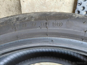 1x zimna Pirelli 245/45R18 - 5