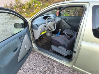 Toyota Yaris - 5