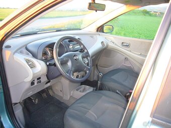 Nissan Almera Tino - 5