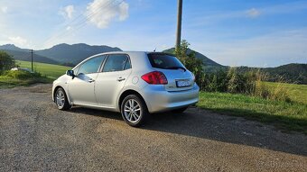 Toyota Auris 1.6 Valvematic 91kw 5-st. manuál - 5