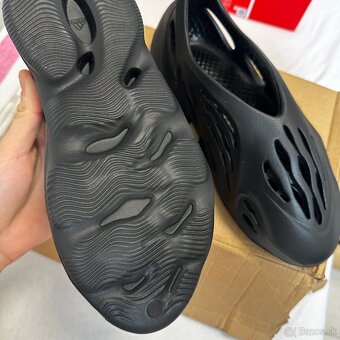 Adidas Yeezy Foam Runners – nove, krabica v horšom stave - 5