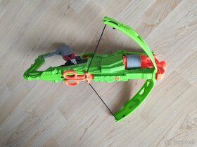 Nerf Zombie Strike Outbreaker Bow Review - 5