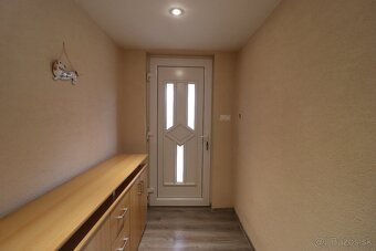 Na predaj ponúkame priestranný 4 - izbový dom v D.Trhovišti - 5