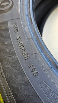 Letné pneu CONTINENTAL Premium Contact C 285/45 R21 V XL - 5