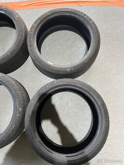 Gumy 225/40 R18 - 5