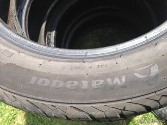 Letné pneumatiky 205/55 R17... 7/4mm - 5