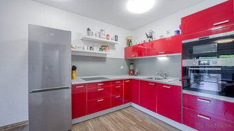 Moderný 2izb byt s predzáhradkou a parkovaním v cene v obľúb - 5