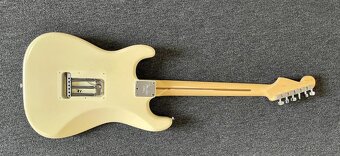 Fender USA Standard Stratocaster 2005 - 5
