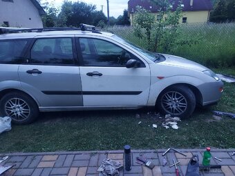 Ford Focus kombi mk1 - 5