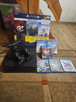 Predám playstation 4 pro 1TB - 5