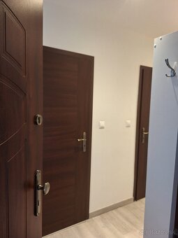 PRENÁJOM 1.IZBOVÝ BYT-STRED - 5