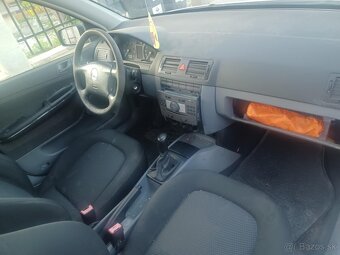 Škoda fabia 1.4i Junior - 5