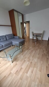 Svetlý 2i byt s loggiou a pivnicou v Ružinove - 5