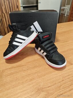 Adidas č.26 - 5