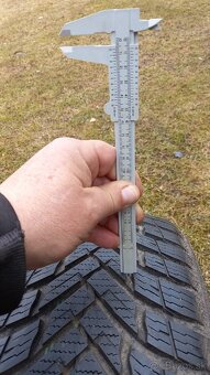 235/55 R18 - 5