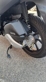 Predám Honda Pcx 125 vo výbornom stave - 5