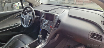 Rozpredam Opel Ampera, benzin+elektro , 2012, havarovany - 5