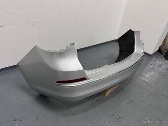 Opel Astra J Kombi face zadní část kufr nárazník výztuha - 5
